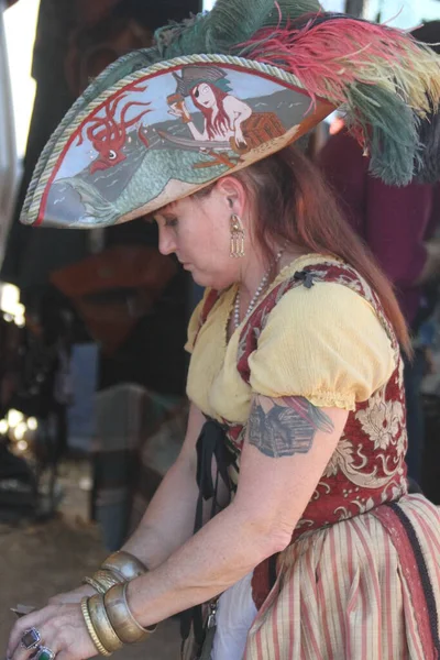 2014 Hollister California Gente Vestida Con Cosutmes Medeival Una Feria — Foto de Stock