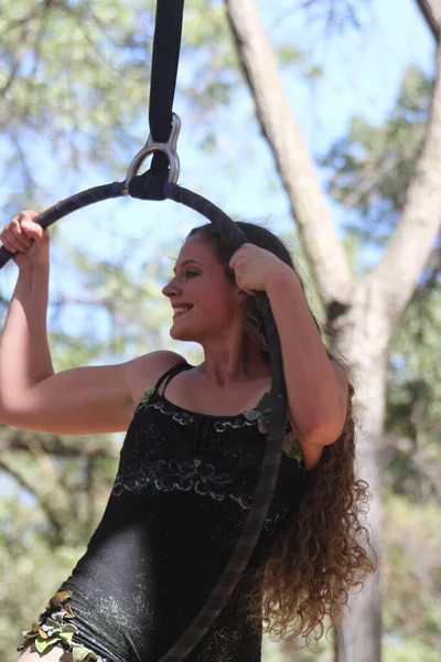 2014 Hollister California Rönesans Fuarında Medeival Kostümlü Akrobat — Stok fotoğraf
