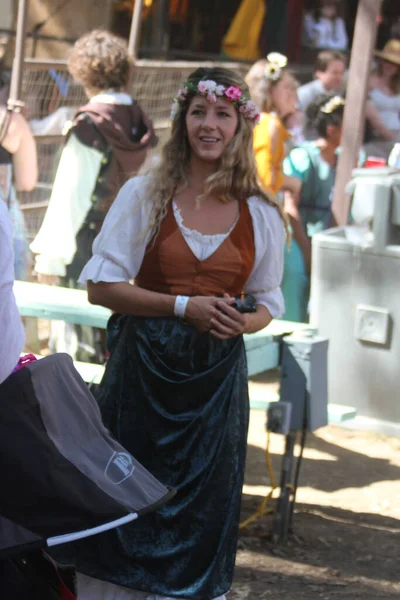 2014 Hollister Californië Mensen Gekleed Medeival Cosutmes Een Renaissance Faire — Stockfoto