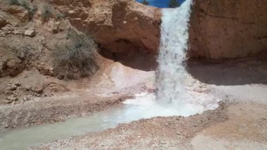 Utah 'taki Yosun Mağarası' nda Şelale