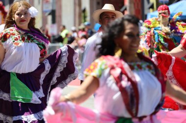 3-29-2022: San Francisco, California: Karnaval San Francisco