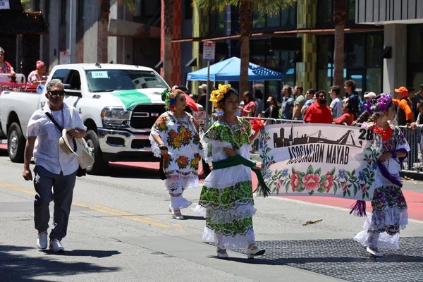 3-29-2022: San Francisco, California: Karnaval San Francisco