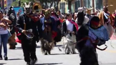 5-1-2022: San Francisco, California: San Francisco Karnavalı. Dansçılar geçidi 