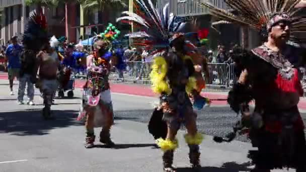 202022 San Francisco California Carnaval San Francisco Desfile Bailarines — Vídeos de Stock