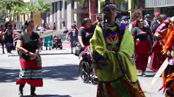 2022 San Francisco California San Francisco Karnavalı Dansçılar Geçidi — Stok video