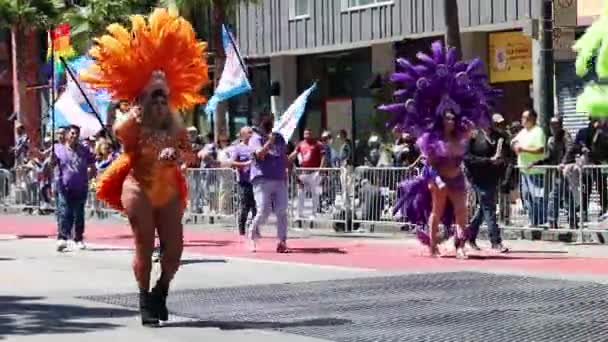 202022 San Francisco California Carnaval San Francisco Desfile Bailarines — Vídeos de Stock