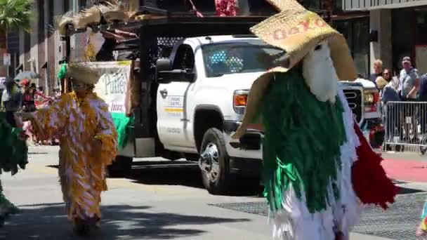 202022 San Francisco California San Francisco Carnaval Parade Dancers — Stock Video