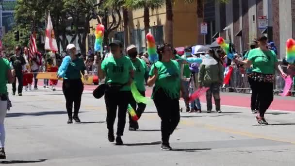 202022 San Francisco California San Francisco Carnaval Parade Dancers — Stock Video