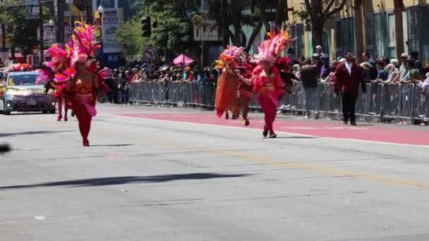 202022 San Francisco Kalifornien San Francisco Carnaval Parade Der Tänzer — Stockvideo