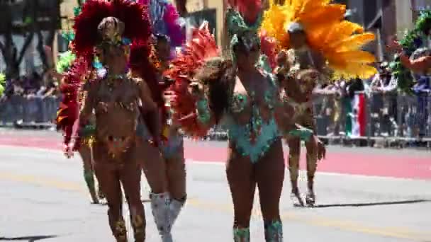 202022 San Francisco California San Francisco Carnaval Parade Dancers — Stock Video