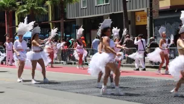 202022 San Francisco California San Francisco Carnaval Parade Dancers — Stock Video