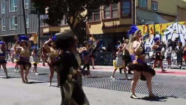 202022 San Francisco California Carnaval San Francisco Desfile Bailarines — Vídeos de Stock