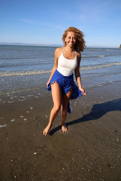 Photo Beautiful Brazilian Lady Beach — Fotografia de Stock