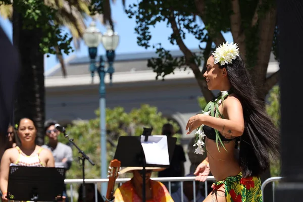 2022 San Francisco California Tahitian Performers Bastille Day Celebrations — ストック写真