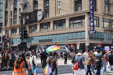 6-10-2022: San Francisco, California: San Francisco Onur Yürüyüşü sanatçıları