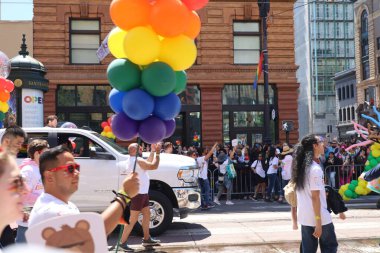 6-10-2022: San Francisco, California: San Francisco Onur Yürüyüşü sanatçıları