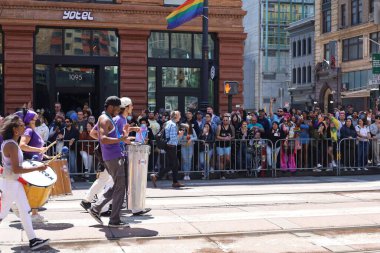 6-10-2022: San Francisco, California: San Francisco Onur Yürüyüşü sanatçıları
