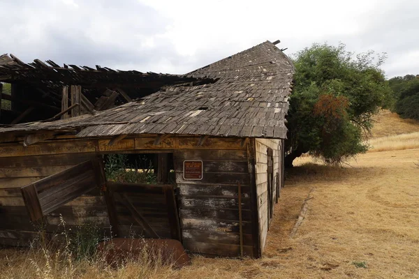 2022 Morgan Hill California Broken Building Morgan Hill California —  Fotos de Stock