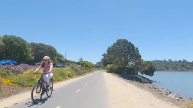 Biking Shoreline trail, Tiburon, Calfornia,america