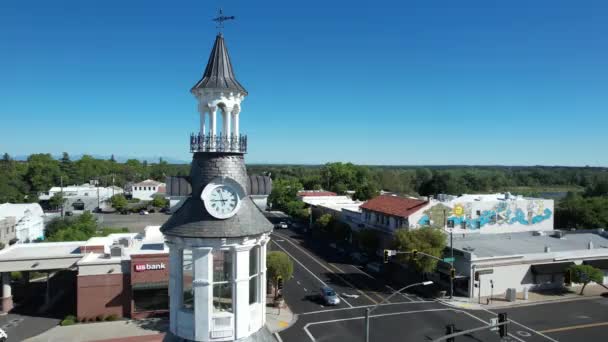 Flying Clocktower Red Bluff California — Vídeo de stock