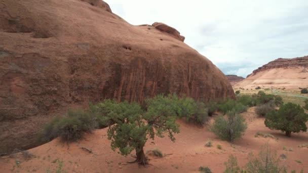 Flyger Över Monumentdalen Arizona — Stockvideo