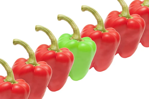 Zusammensetzung aus pflanzlichen grünen Paprika und sechs roten Paprika — Stockfoto