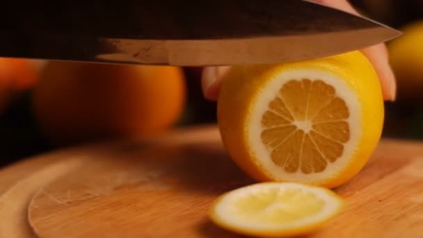 Primer plano de la vitamina fruta del limón (estática - artificial ) — Vídeos de Stock