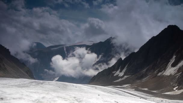 Bred skott av smältande glaciärer globala uppvärmningen klimatförändringar (statisk - dag) — Stockvideo