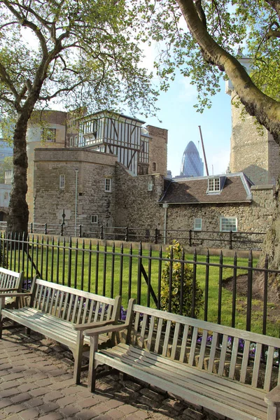 Utsikt Över Tower London Vår Museum London Hennes Majestäts Slott Royaltyfria Stockbilder