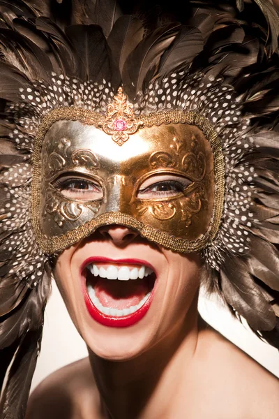 Schöne Frau mit venezianischer Maske — Stockfoto
