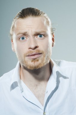 genç adam uygulanan