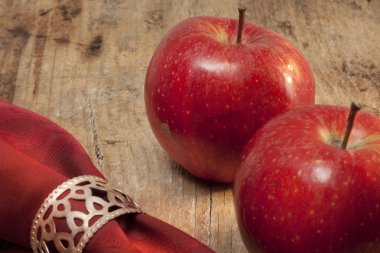 Olgun kırmızı elmalar