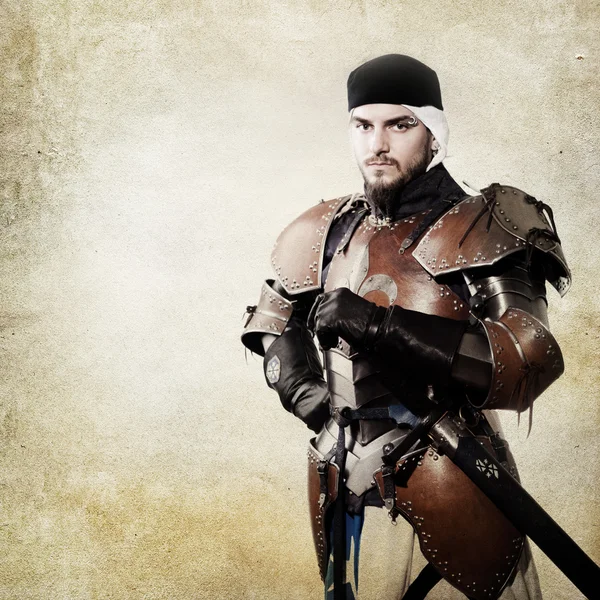 Cavaleiro medieval em armadura — Fotografia de Stock