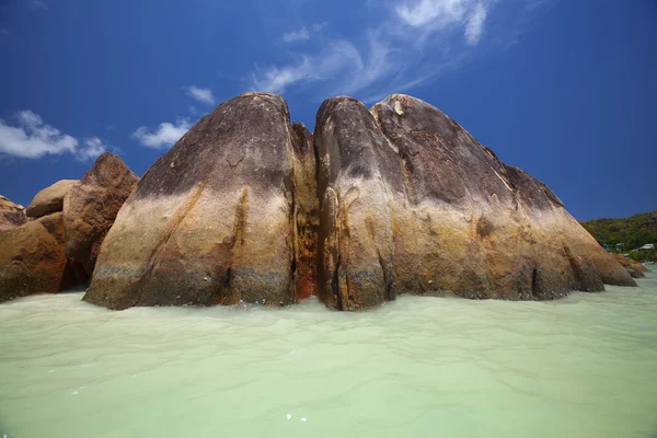 Granite rocks in the water — Stock Photo, Image