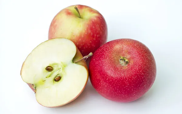 Rode rijpe en aromatische appels — Stockfoto