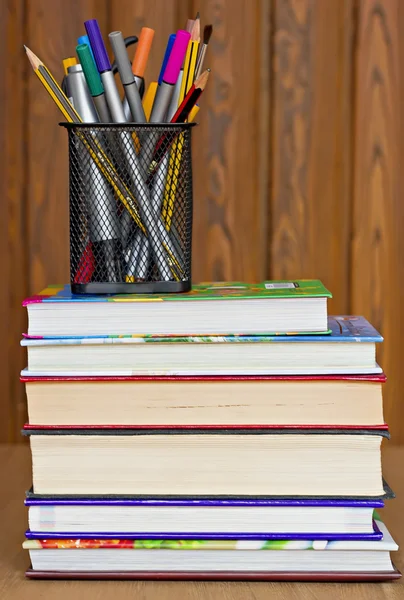 kitap, kalem ve tükenmez kalem