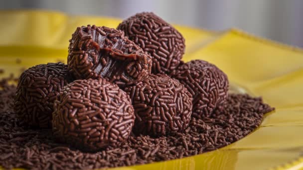 Brigadeiros Gourmet Dolce Tipico Brasiliano — Video Stock