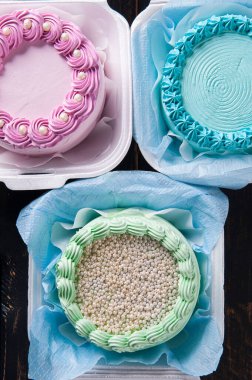 Bento keki. Asya kökenli bir beslenme çantasında küçük bir pasta, ama tüm dünyada başarılı. Üst görünüm