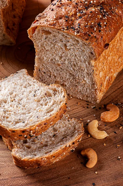 Хлеб Цельного Теста Кунжутом Каштанами — стоковое фото