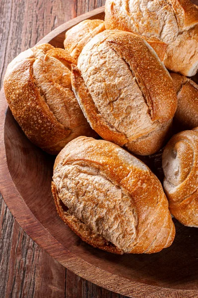 Несколько Французских Хлебов Корзине Фотография Рядом — стоковое фото