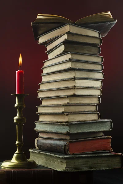 Stapel oude boeken — Stockfoto