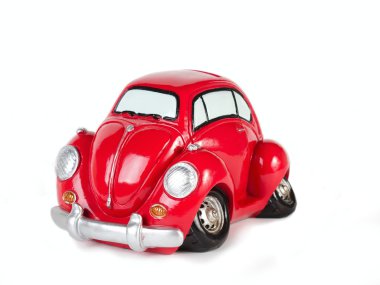 Beyaz arkaplanda kırmızı araba