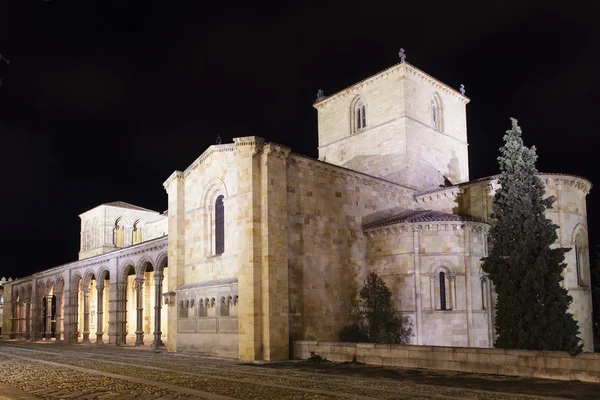 Europe, Spain, Castile and Leon, Avila, View of basilica de San Vicente at night — Stock Photo, Image