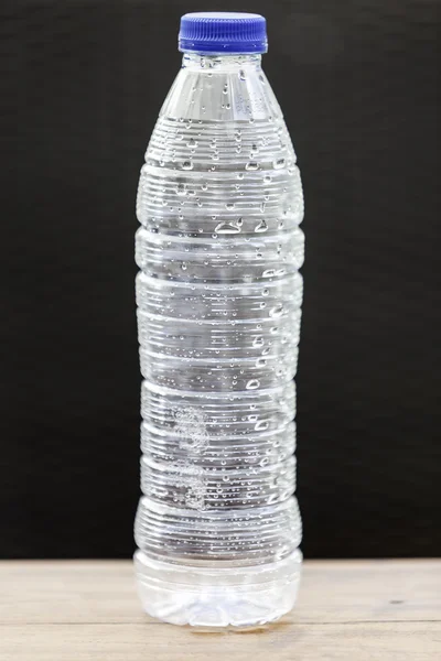 Порожні пляшки пластмасові — стокове фото