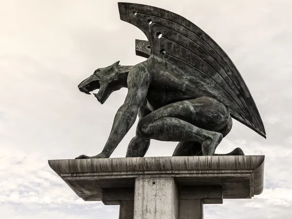 bir gargoyle heykel