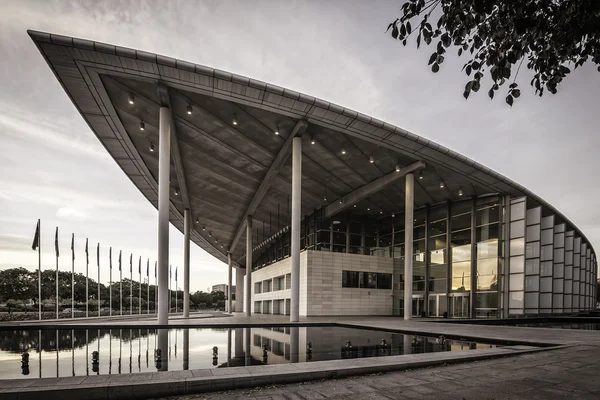 Centro de convenciones en la ciudad de Valencia — Foto de Stock