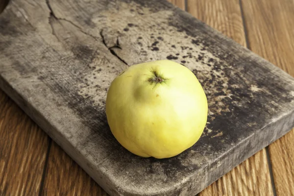 Ripe quinces — Stock Photo, Image