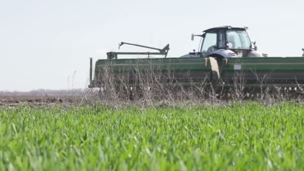 Tractor con maceta — Vídeos de Stock