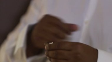 erkek soyunma kol düğmeleri