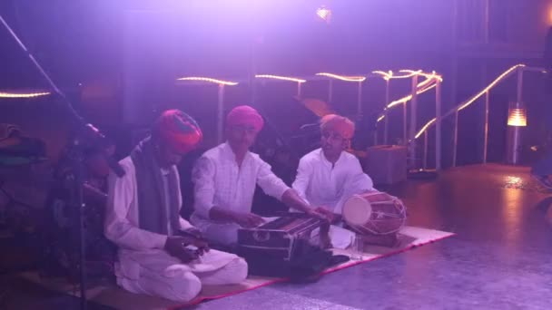 Drei indische Musiker — Stockvideo